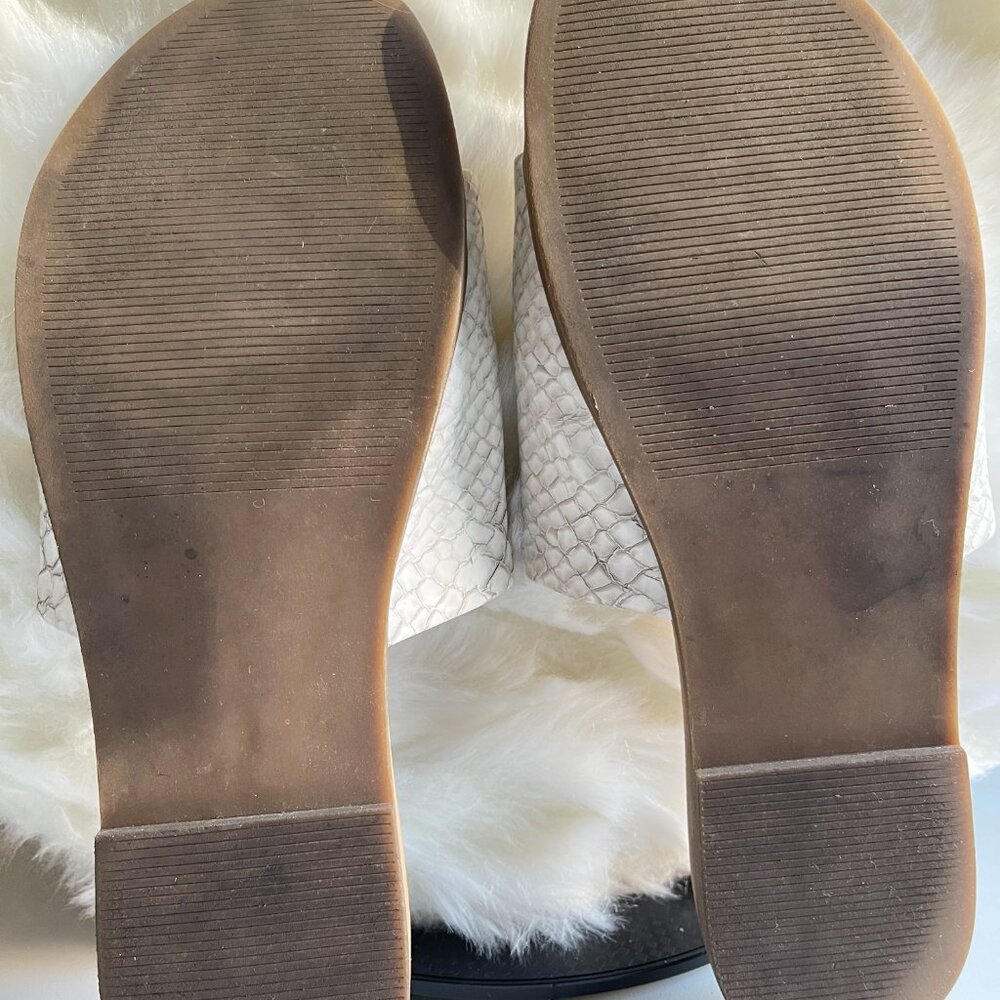 Steve Madden Women's Karolyn White Snakeskin Slides Slip On Sandals Size 9 - Picture 3 of 10